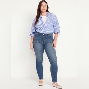 Old Navy High Rise / High Waisted Wow Straight Jeans, Medium Wash, Size 14, NWT